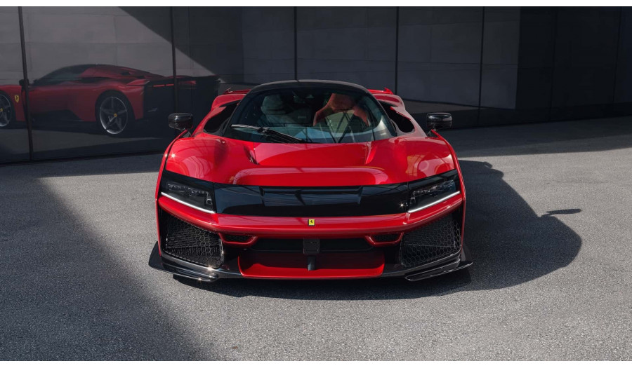 Ferrari представила флагманский гиперкар F80. У него три электомотора